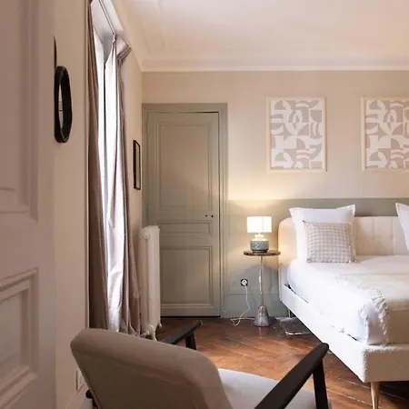 Chic - 5br - 10p - Grenelle - Eiffel Tower Apartment *