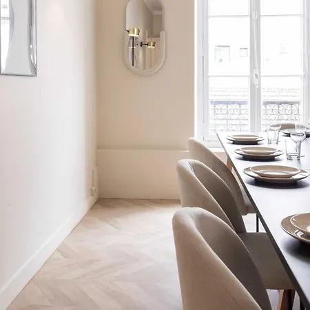 Chic - 5br - 10p - Grenelle - Eiffel Tower Apartment